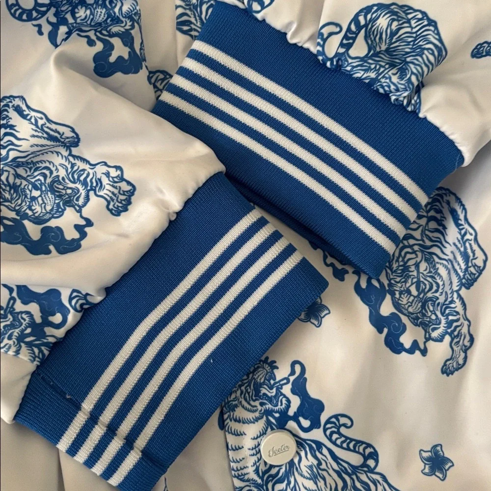 Blue and White Tiger Print Men's Jacket - Picture 6 of 10